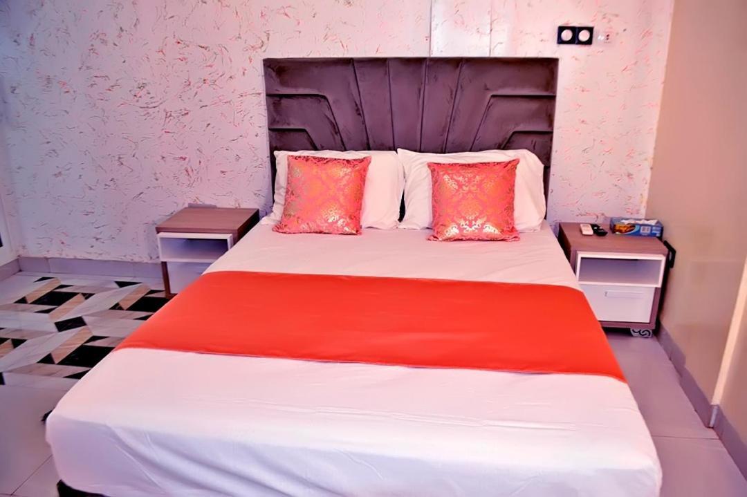 Complexe Hotelier And Wagadugu Zewnętrze zdjęcie